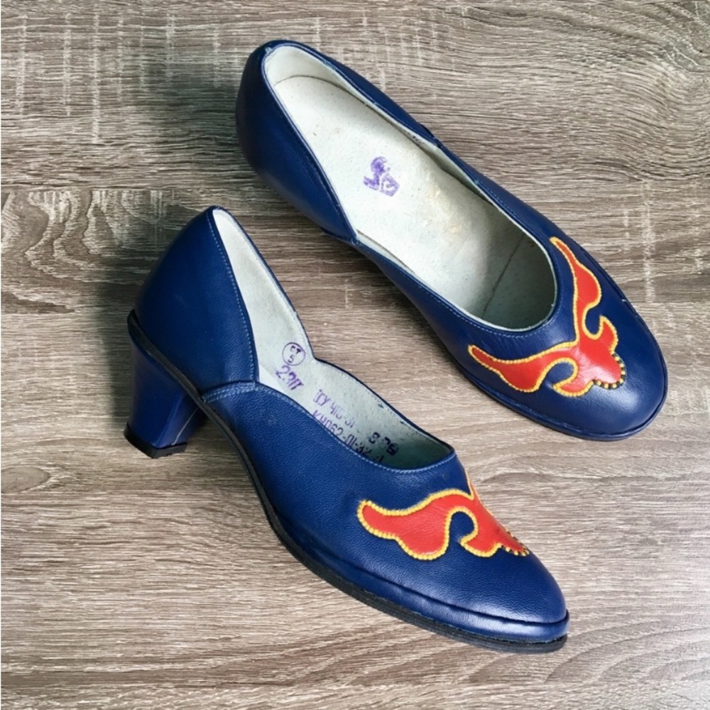Retro vintage leather blue & red pumps